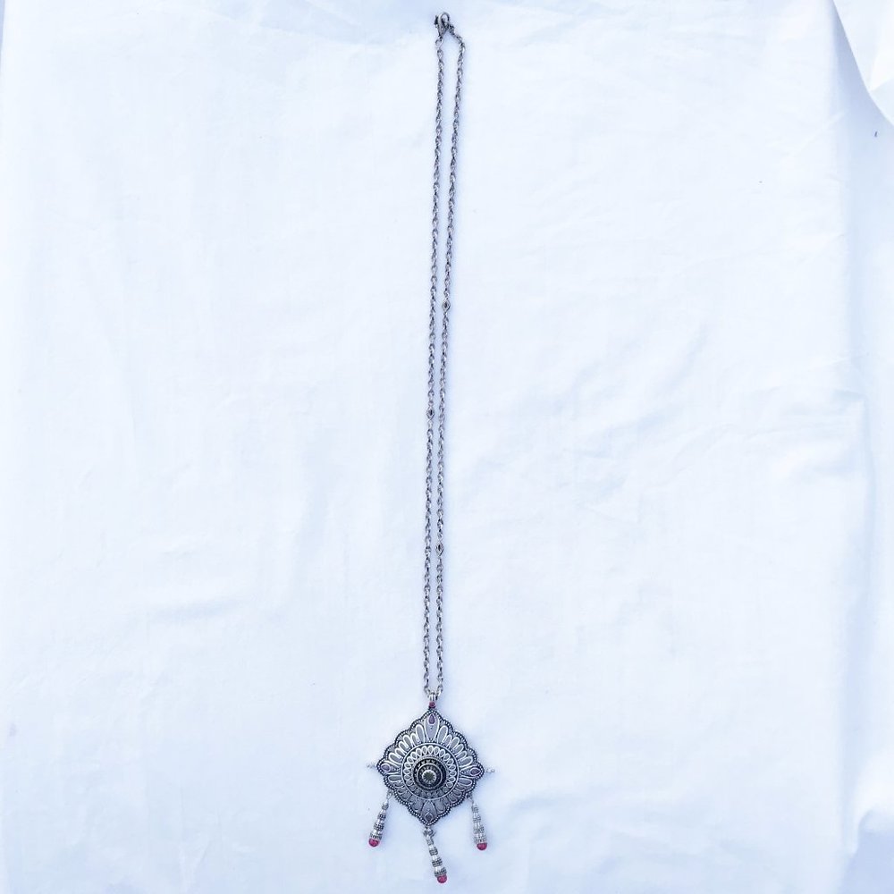 LUCKY BRAND Large Silver 3 Color Pendant Necklace - Picture 6 of 6